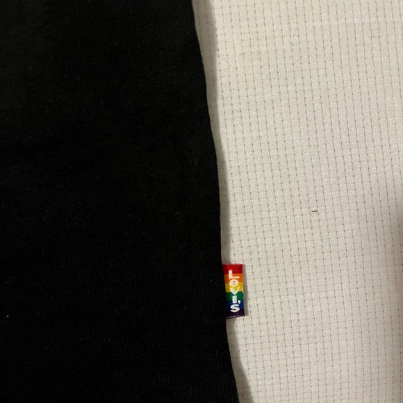 Levi’s Pride Tee - Picture 3 of 4